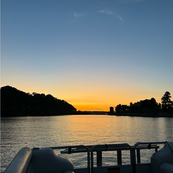 Meet your Posher, Hannah - Picture 4 of 5